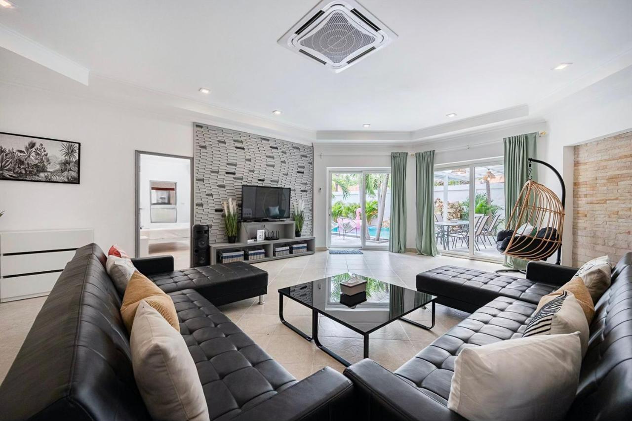 Majestic Residence Pool Villa 4 Bedrooms Private Beach 芭達亞 外观 照片