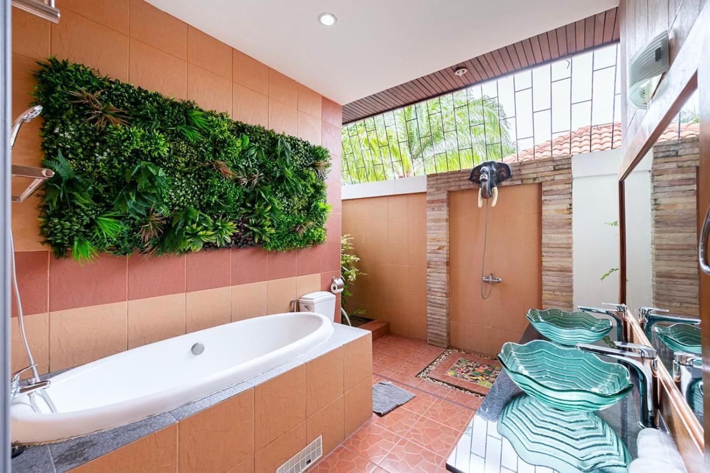 Majestic Residence Pool Villa 4 Bedrooms Private Beach 芭達亞 外观 照片